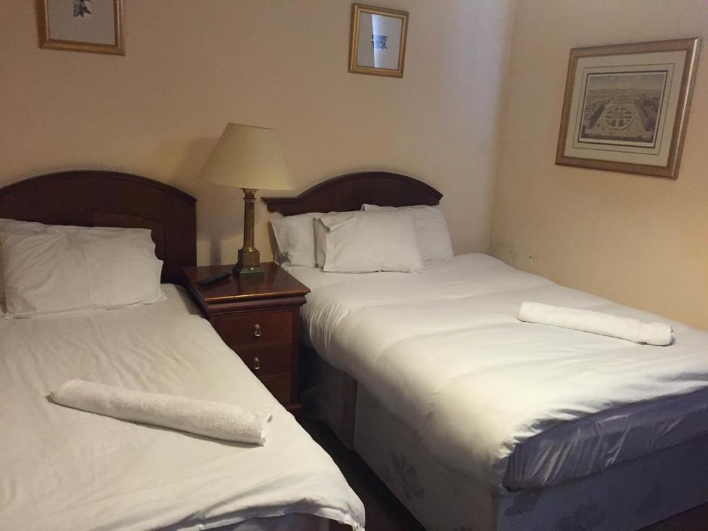 Hotel New Oscar à Windsor Chambre photo