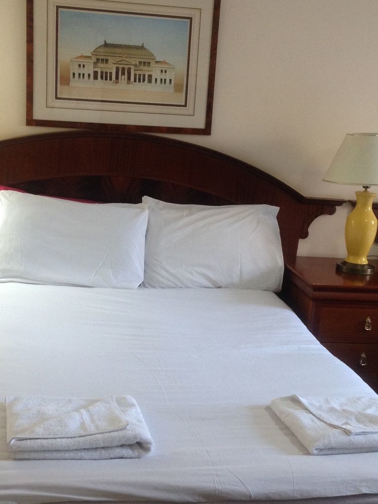 Hotel New Oscar à Windsor Extérieur photo