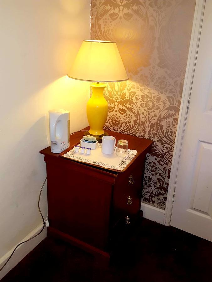 Hotel New Oscar à Windsor Extérieur photo