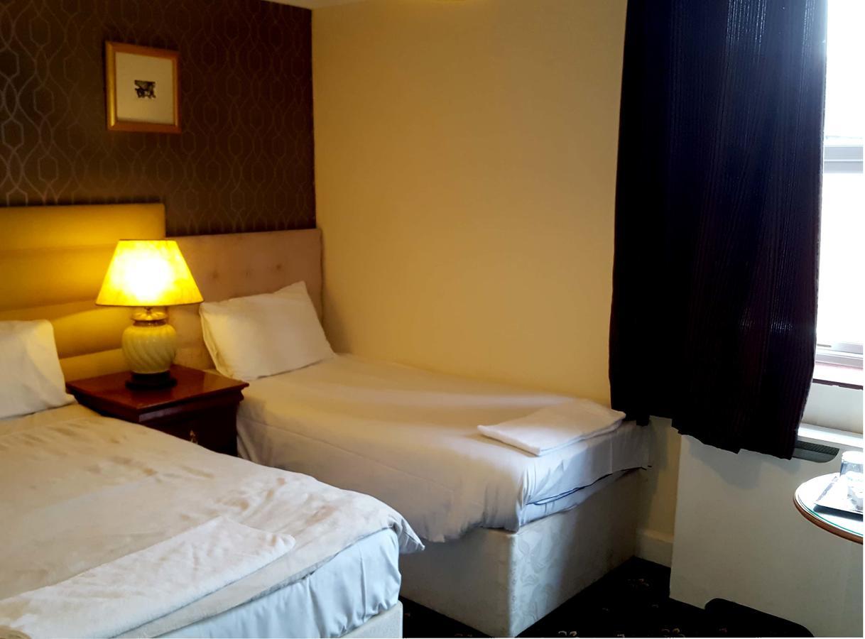 Hotel New Oscar à Windsor Extérieur photo