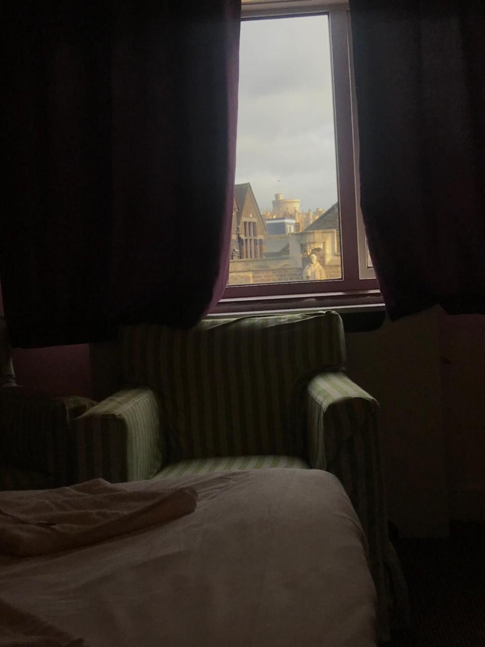 Hotel New Oscar à Windsor Extérieur photo